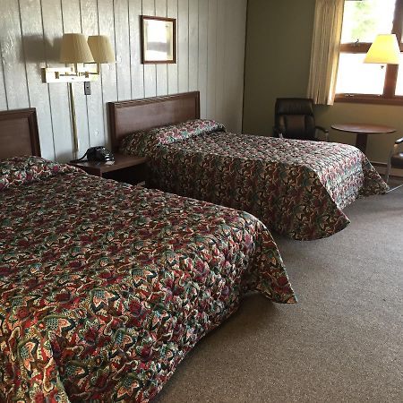 Colonial Hotel-Motel Buckhannon Екстериор снимка